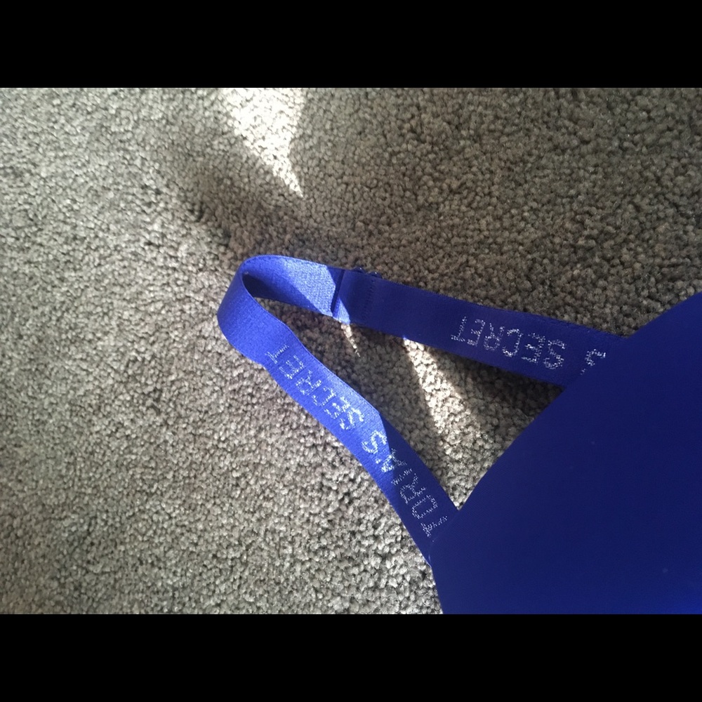 Victoria secrets bra - Picture 3 of 3